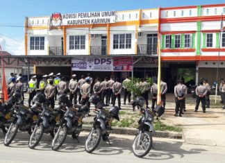 78 Personel Polres Karimun Siap Amankan Penetapan Cabup dan Cawabup di KPU