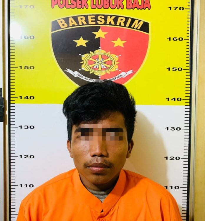 Pengamen Pukul Pemilik Salon