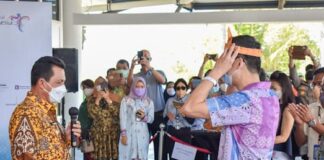 35 Wisman Singapura