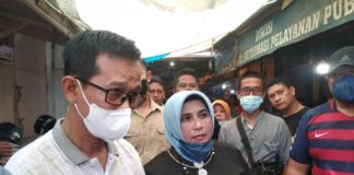 Pelataran Pasar Ambruk