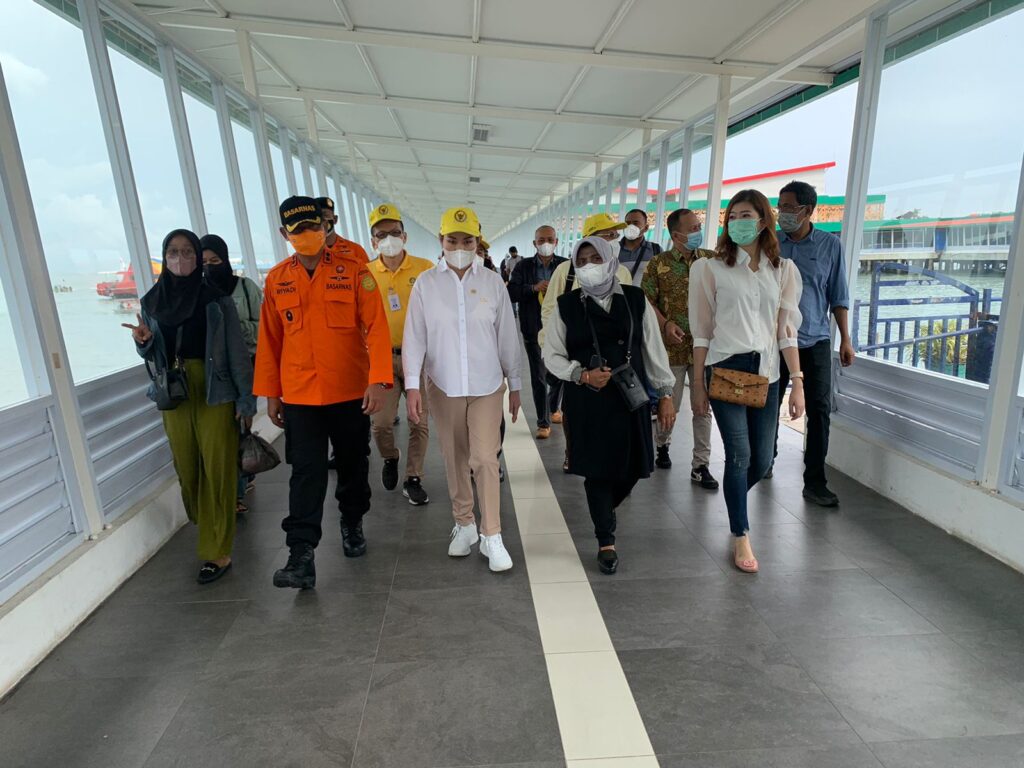 Tinjau Pasar KUD Roboh