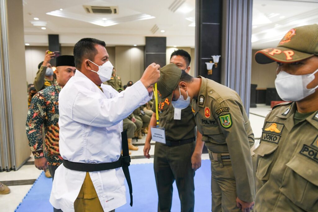 Satpol-PP Bekerja Humanis