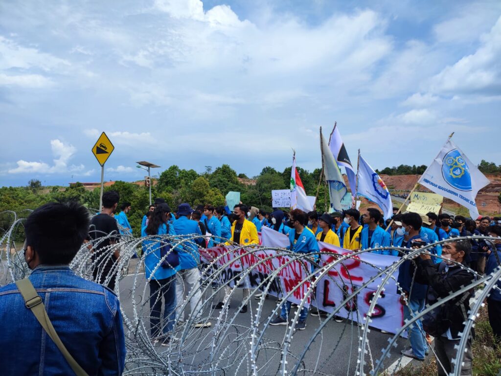 Mahasiswa Gelar Unjuk Rasa
