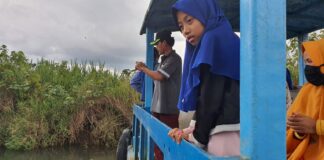 Kembaran Rina