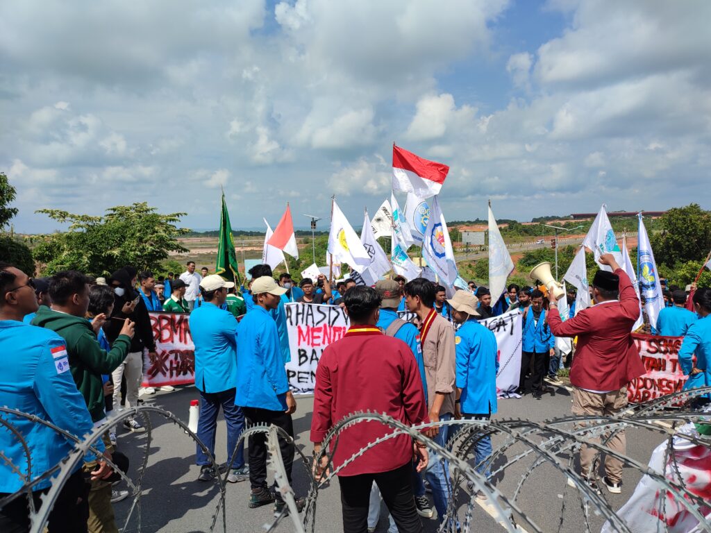 Mahasiswa Demo Kenaikan BBM