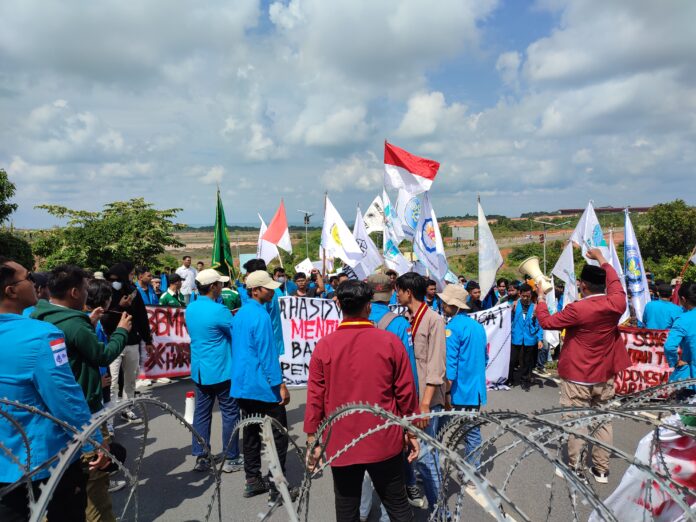 Mahasiswa Demo Kenaikan BBM