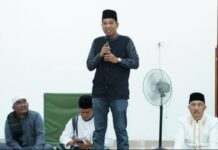 Wabup Lingga Santuni Dhuafa dan Yatim Piatu di Desa Penuba