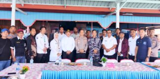 Kapolsek Jemaja Silaturahmi Bersama Nelayan dan Forkopimcam di Letung