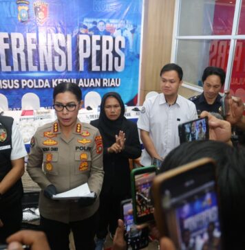 Polda Kepri Ungkap Penyelundupan 100.000 Benih Bening Lobster