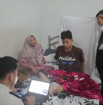Imigrasi Karimun Jemput Bola Layani Warga Sakit Buat Paspor