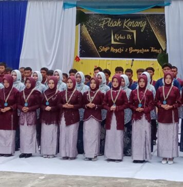61 Siswa Dinyatakan Lulus, SMPN 2 Bunguran Timur Gelar Upacara Pelepasan