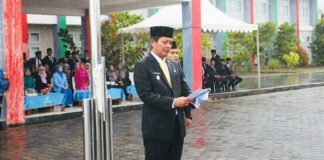 Hujan Lebat Tak Surutkan Wabup Anambas Pimpin Upacara Hari Lahir Pancasila