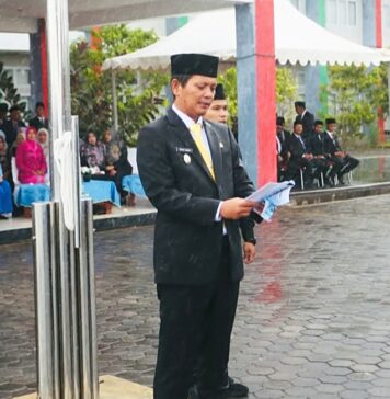 Hujan Lebat Tak Surutkan Wabup Anambas Pimpin Upacara Hari Lahir Pancasila