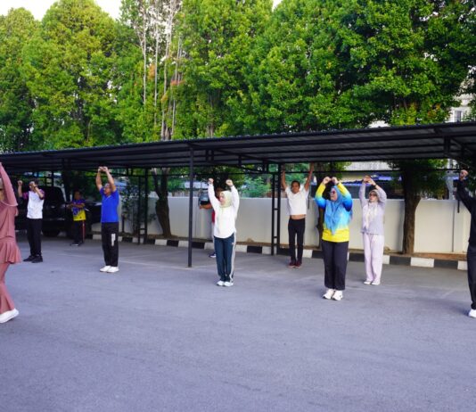 Tingkatkan Kebugaran, Kantor Imigrasi Karimun Rutin Gelar Senam Pagi Bersama