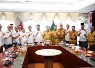 Perkuat Silahturahmi, Plt Gubri Terima Kunjungan DPD IKM Riau