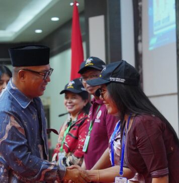 Wagub Kepri Lepas Kontingen Pesparawi ke Manokwari