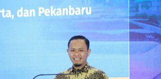 Anak Kurang Mampu di Pekanbaru Dapat Seragam Sekolah Gratis