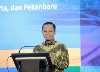 Anak Kurang Mampu di Pekanbaru Dapat Seragam Sekolah Gratis
