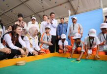 Selvi Gibran Penuh Ceria Bermain Bersama Anak Tanjungpinang