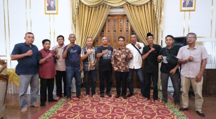 Bupati Karimun Respon Keluhan Nelayan Terkait Sedimentasi Pasir Laut