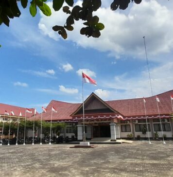 Nuansa Merah Putih Hiasi Kantor Camat Hulu Kuantan