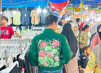 Tanpa Pengawalan, Plt Bupati Kuansing Blusukan ke Tengah Warga dan Pedagang