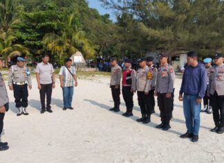 Polsek Jemaja Amankan Peringatan HUT ke-25 Partai Demokrat di Pantai Padang Melang
