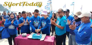 Warga Padati Peringatan HUT ke-25 Partai Demokrat di Pantai Padang Melang 