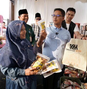 Geliatkan Ekonomi Rakyat, Iskandarsyah Buka Bazaar UMKM Karimun Taja Tari 2026