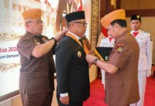 Wagub Kepri Terima Anugerah Bintang Veteran