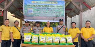 Antusias Warga Tinggi, 500 Kg Beras SPHP di Pasar Murah Polsek Jemaja Ludes 