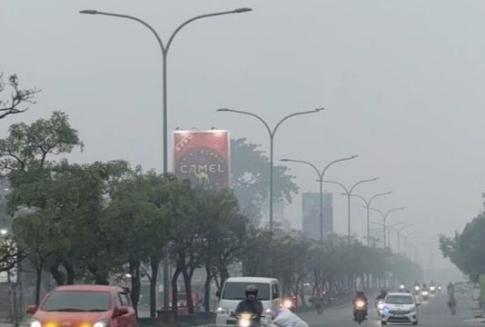 PM2.5 Masih Tinggi, Warga Pekanbaru Diimbau Pakai Masker Saat Kabut Asap