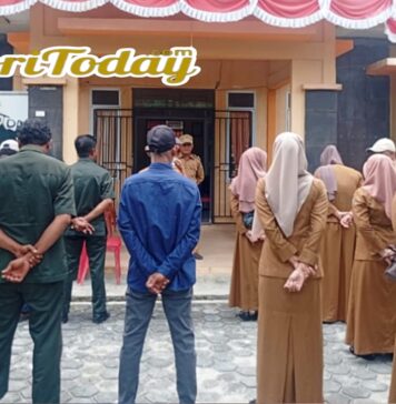 Kades Landak Ajak Perangkat Desa Bangun Kekompakan
