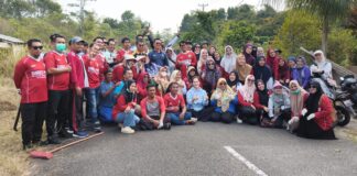 Bupati dan ASN Anambas Gotong-royong Bersihkan Lingkungan
