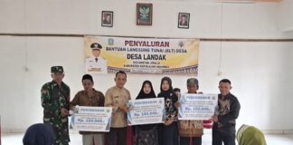 20 KPM di Desa Landak Terima BLT-DD 