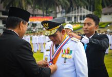 Ansar Ahmad Terima Penghargaan Kartika Pamong Praja Madya dari IPDN