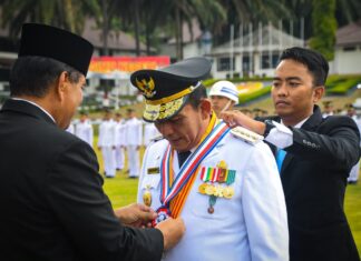 Ansar Ahmad Terima Penghargaan Kartika Pamong Praja Madya dari IPDN